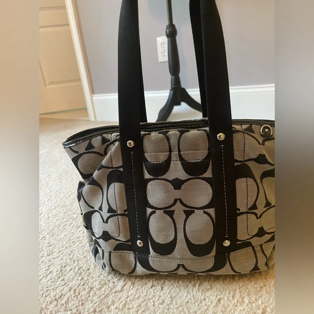 Authentic coach signature, tote bag.          B-148 - Picture 12 of 16